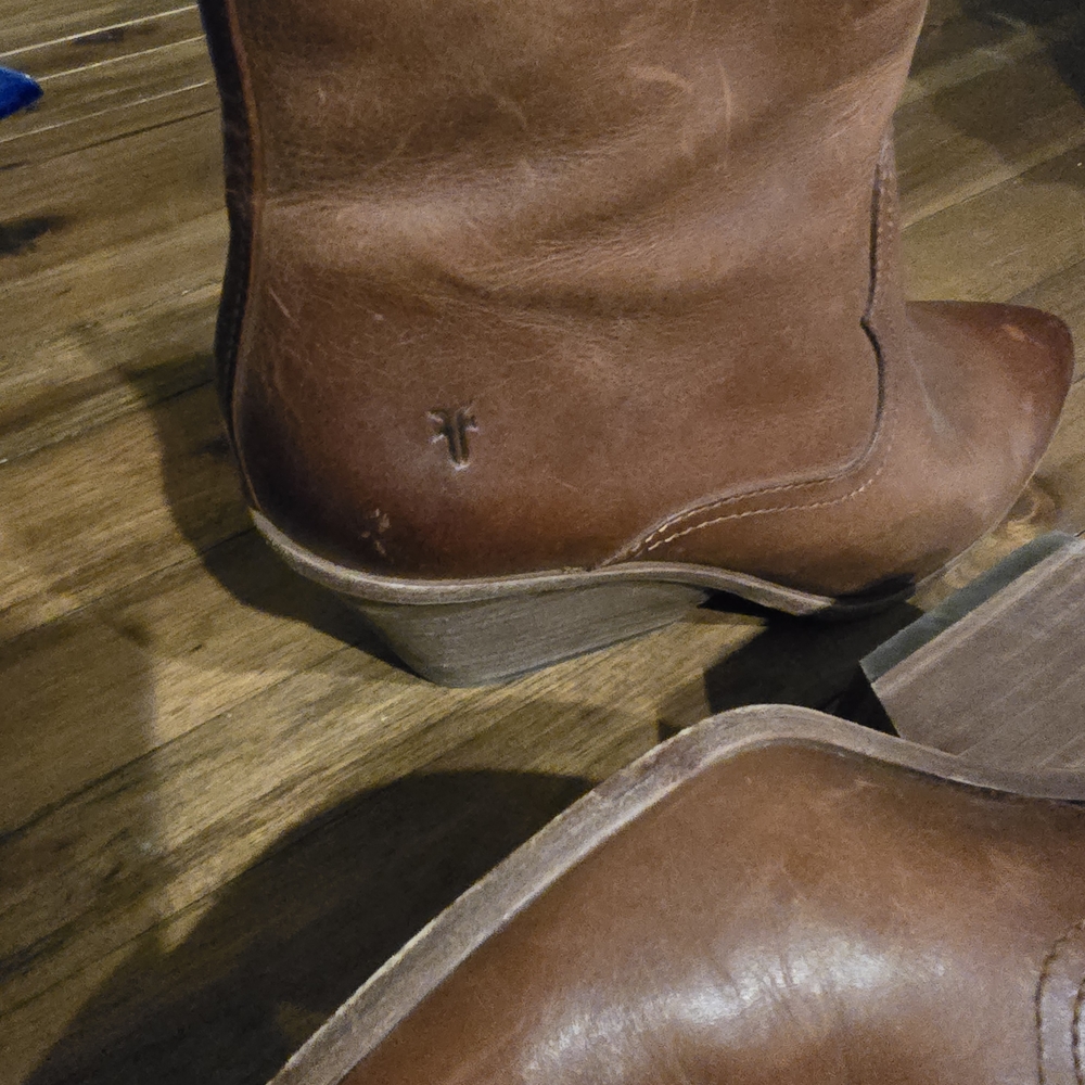 Frye Boots 8.5 - Picture 4 of 5